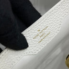Louis Vuitton Capucines Handbag Medium
