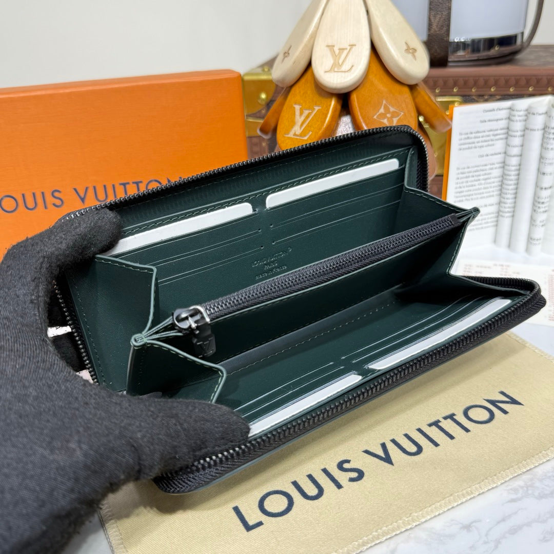 Louis Vuitton Brazza Wallet