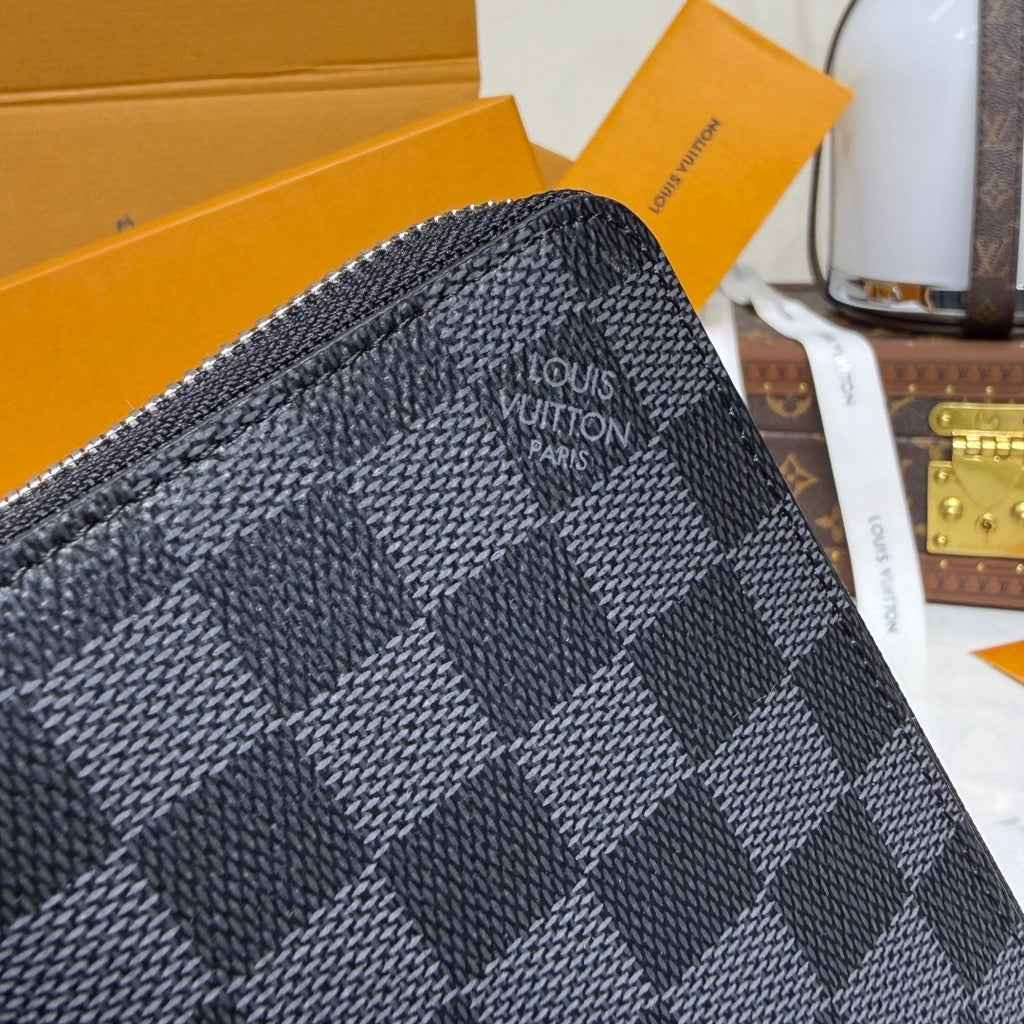 Louis Vuitton Zippy Wallet Horizontal