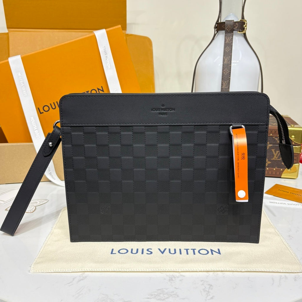 Louis Vuitton Standing Pouch