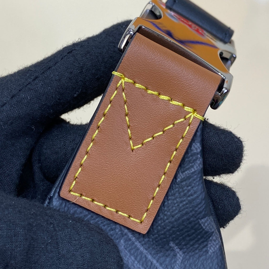 Louis Vuitton Discovery Bumbag (Gaston Labels)