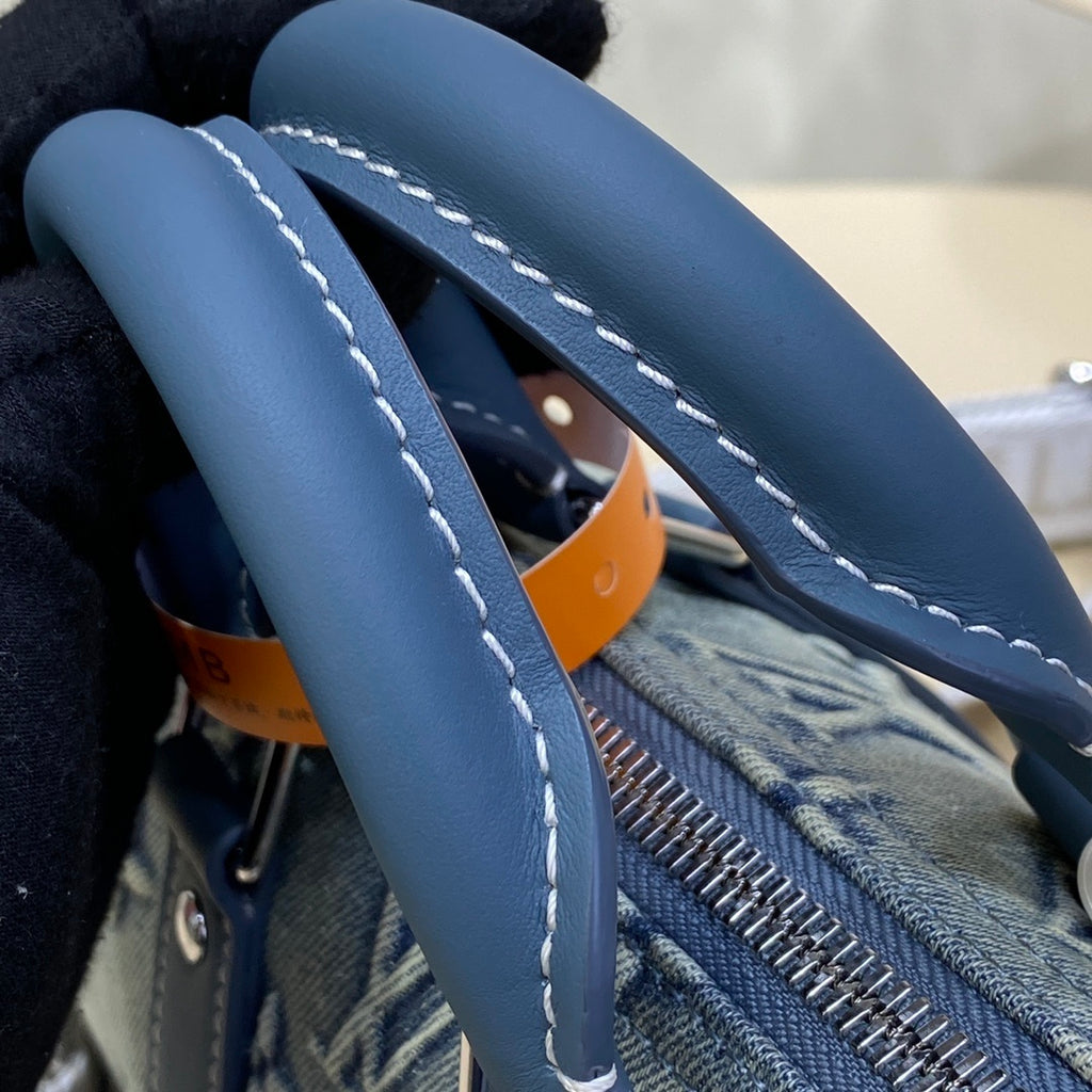 Louis Vuitton Keepall Bandoulière 25 Handbag