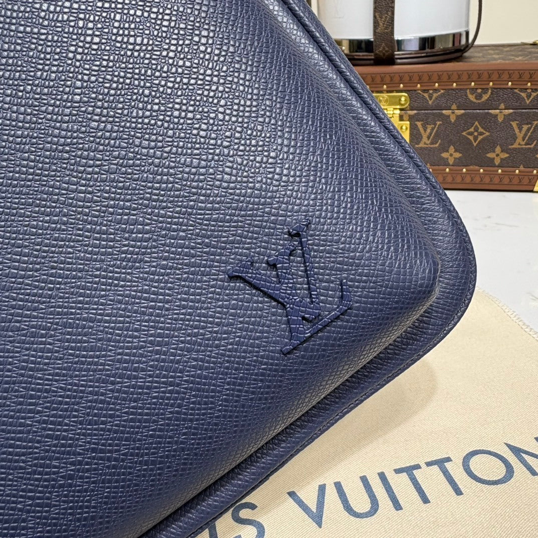 Louis Vuitton Avenue NM Sling Bag