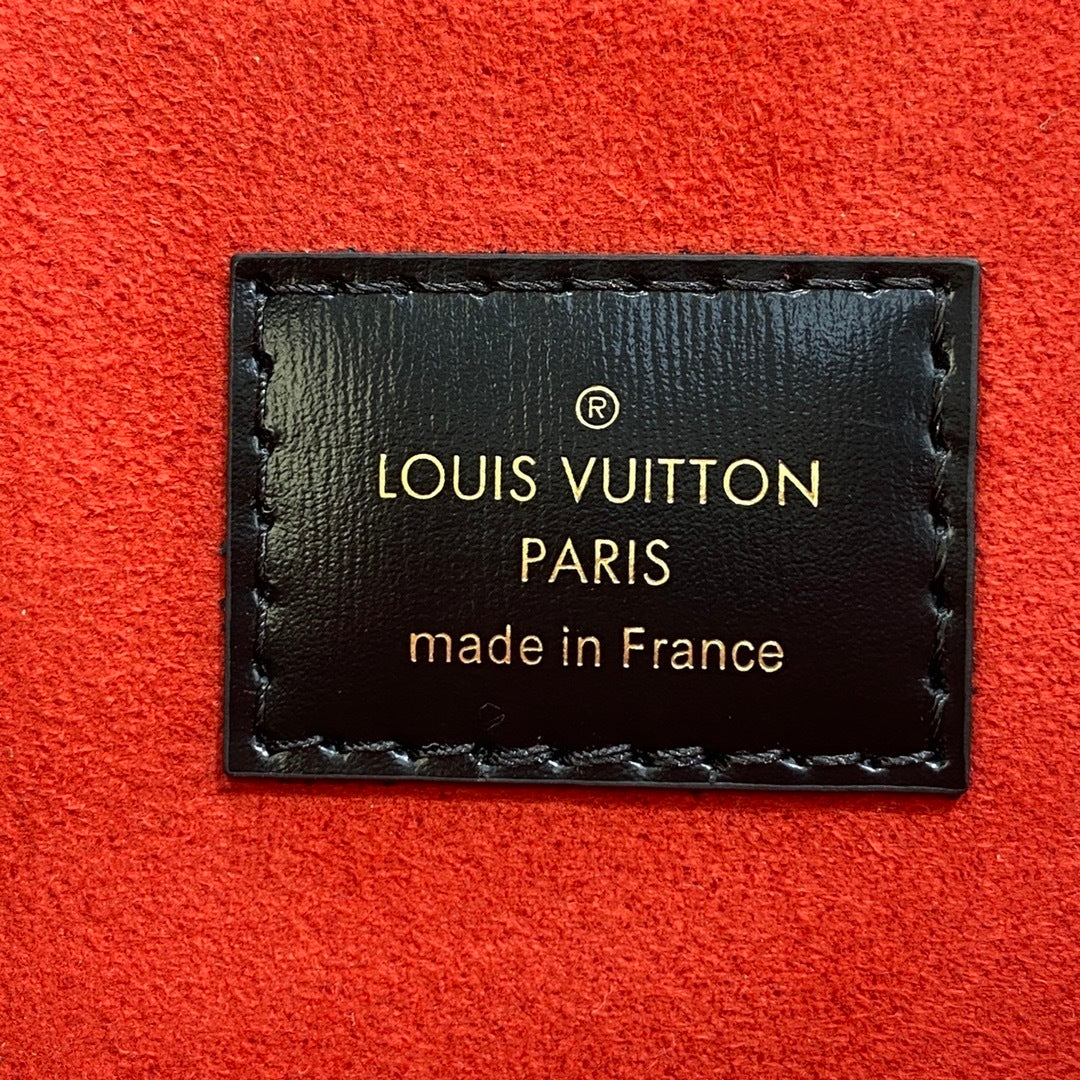 Louis Vuitton Pochette Métis Messenger Bag