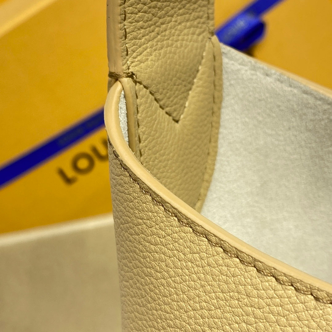 Louis Vuitton Low Key Hobo Small