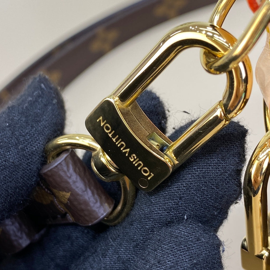 Louis Vuitton Pochette Métis East West