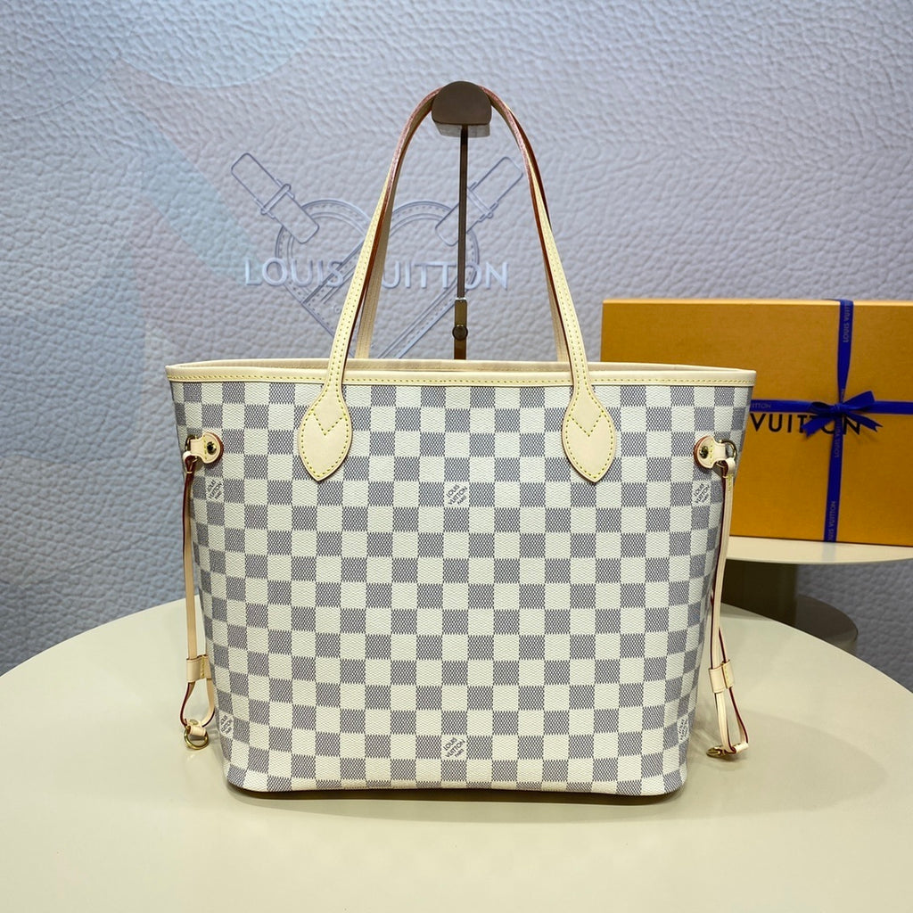 Louis Vuitton Neverfull MM Tote Bag