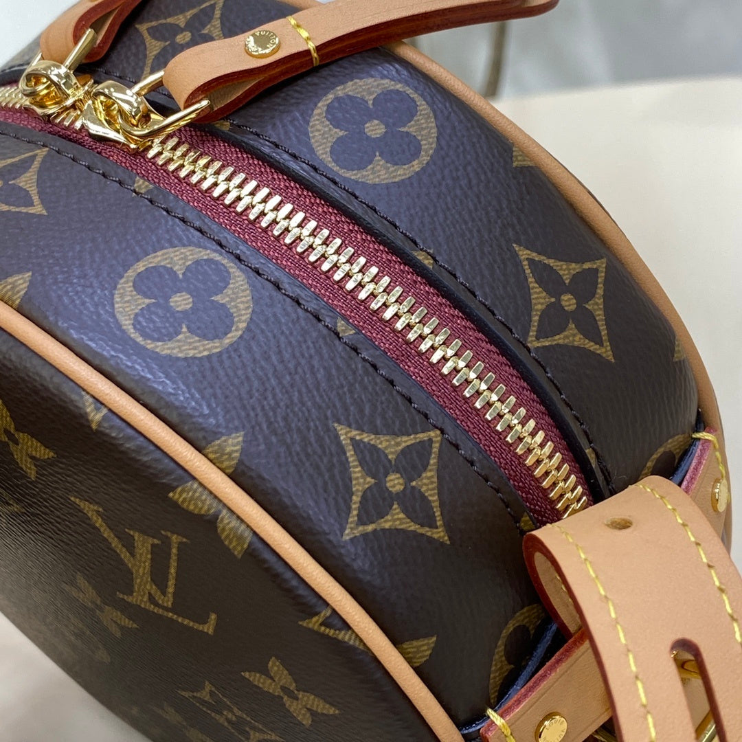 Louis Vuitton Boîte Chapeau Souple Handbag