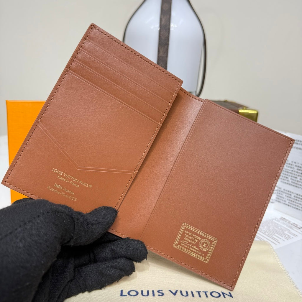 Louis Vuitton Passport Holder P.9 Series