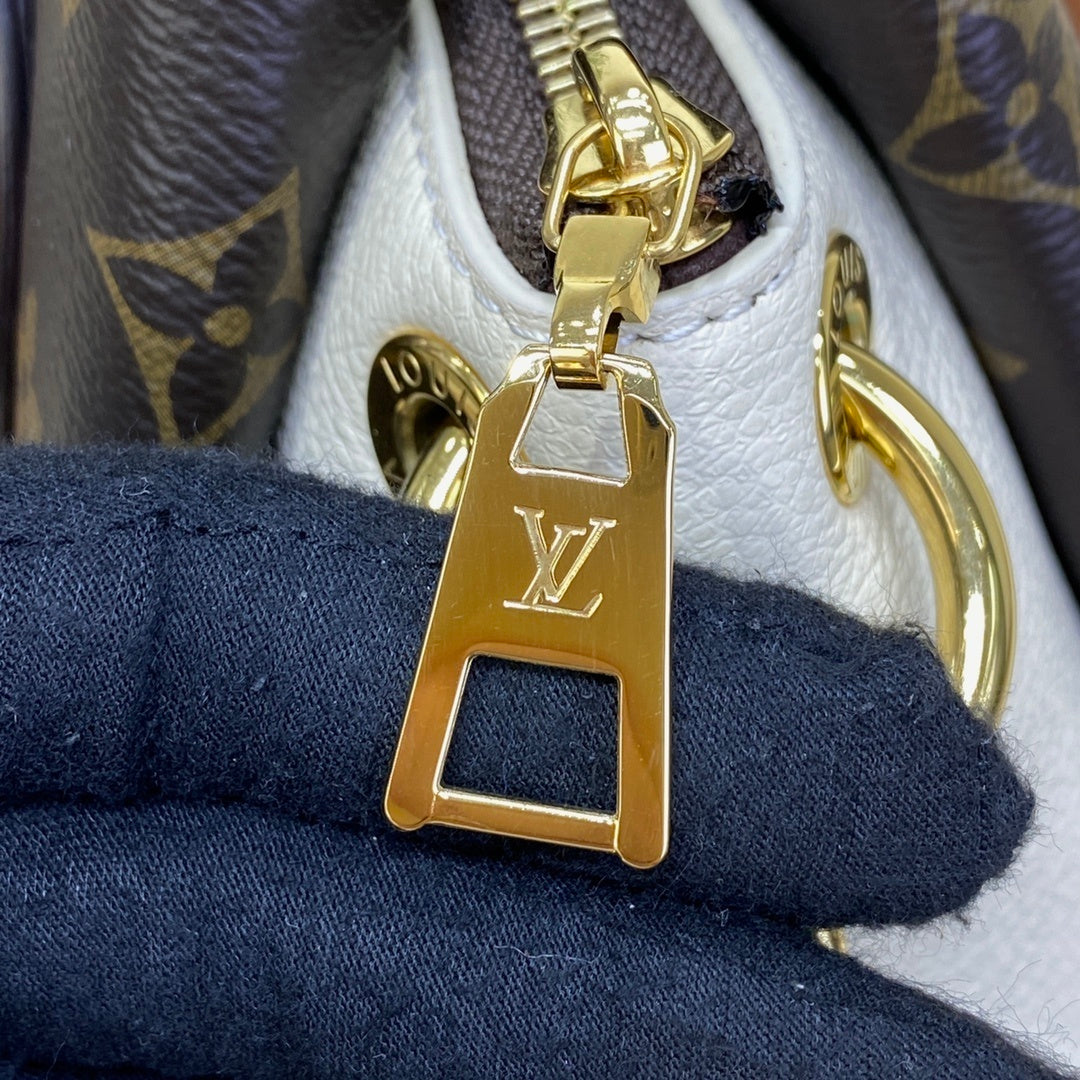 Louis Vuitton Opéra BB Handbag