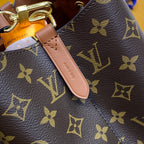Louis Vuitton NéoNoé Handbag Medium