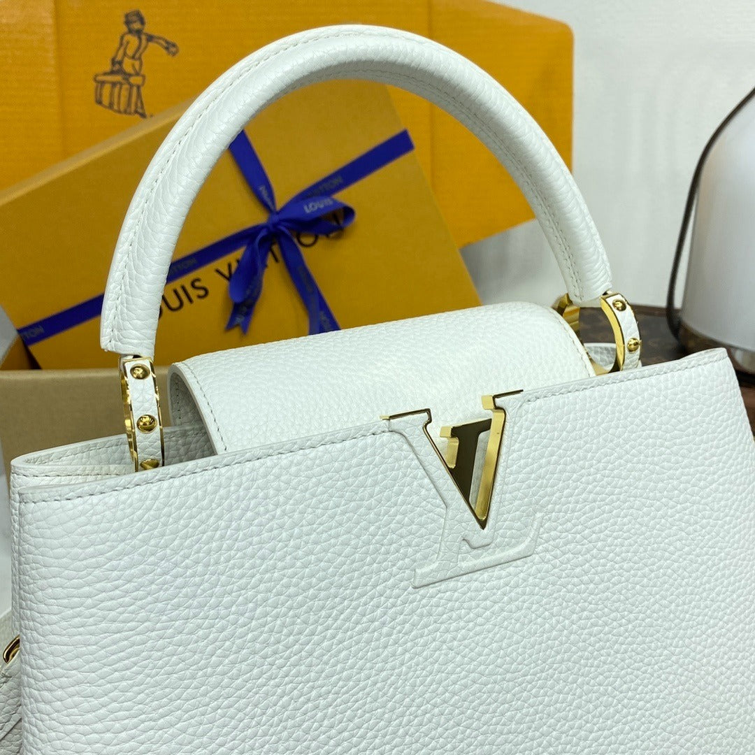 Louis Vuitton Capucines Handbag Medium