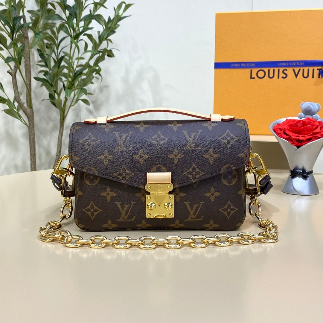 Louis Vuitton Pochette Métis East West