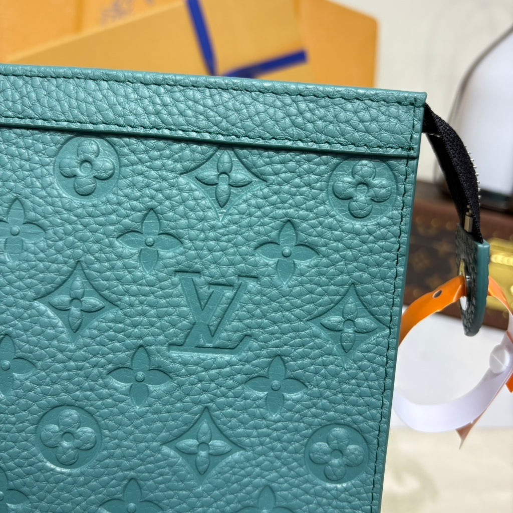Louis Vuitton Pochette Voyage Medium