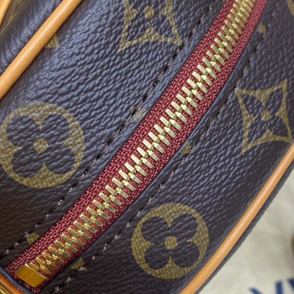 Louis Vuitton Boîte Chapeau Handbag