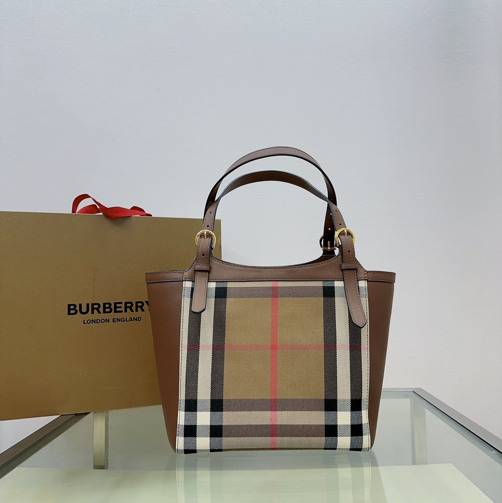 Burberry The Canter Bag