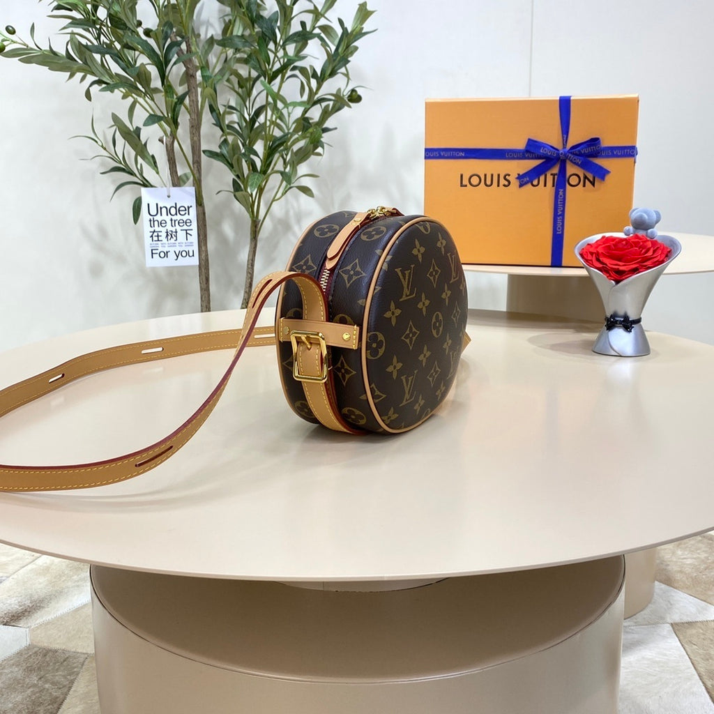 Louis Vuitton Boîte Chapeau Souple Handbag