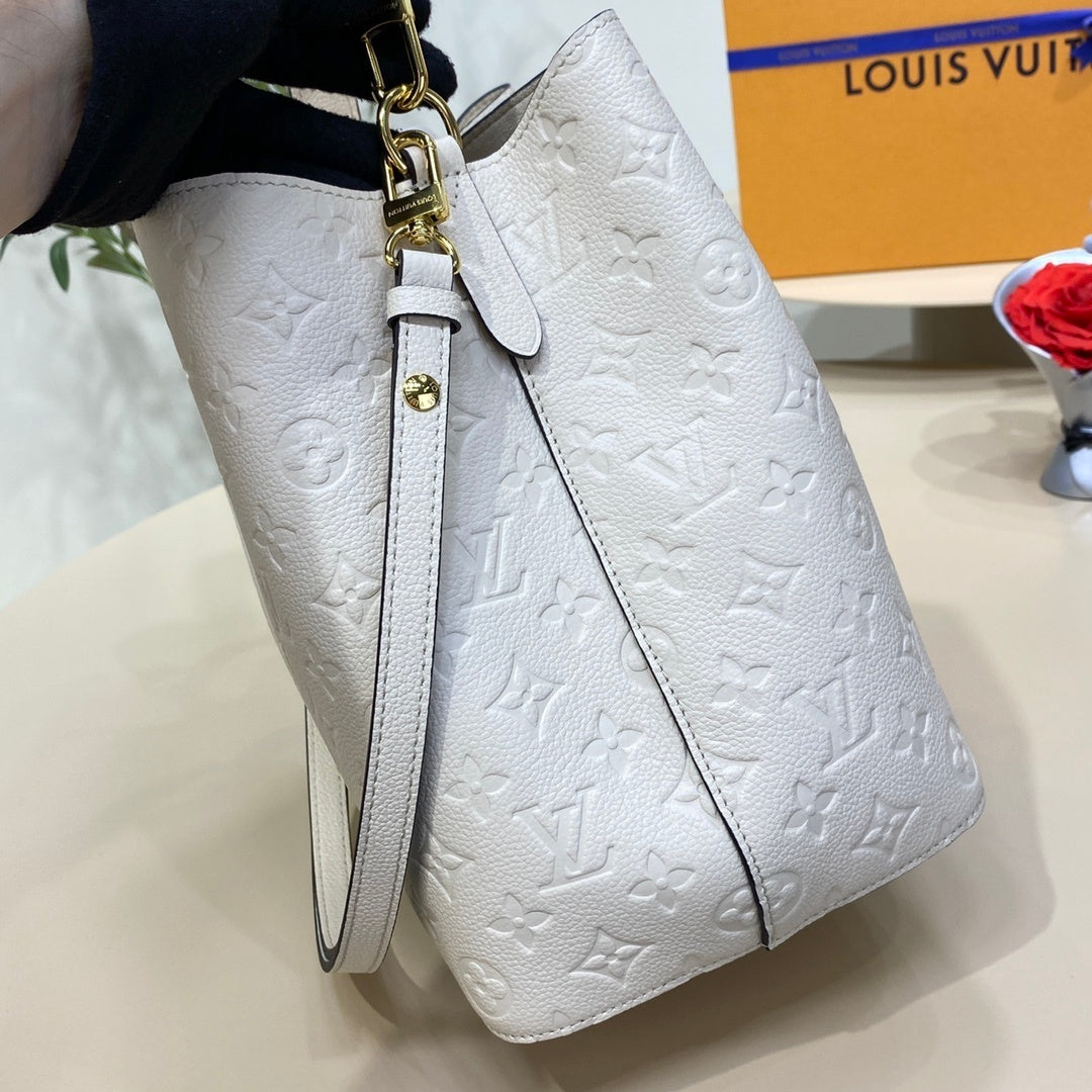 Louis Vuitton NéoNoé Medium Bucket Bag