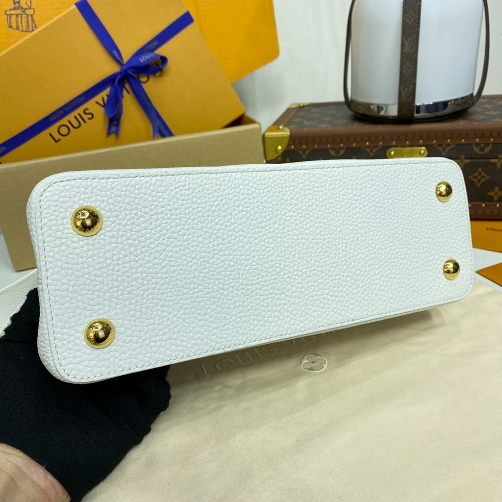 Louis Vuitton Capucines Handbag Medium