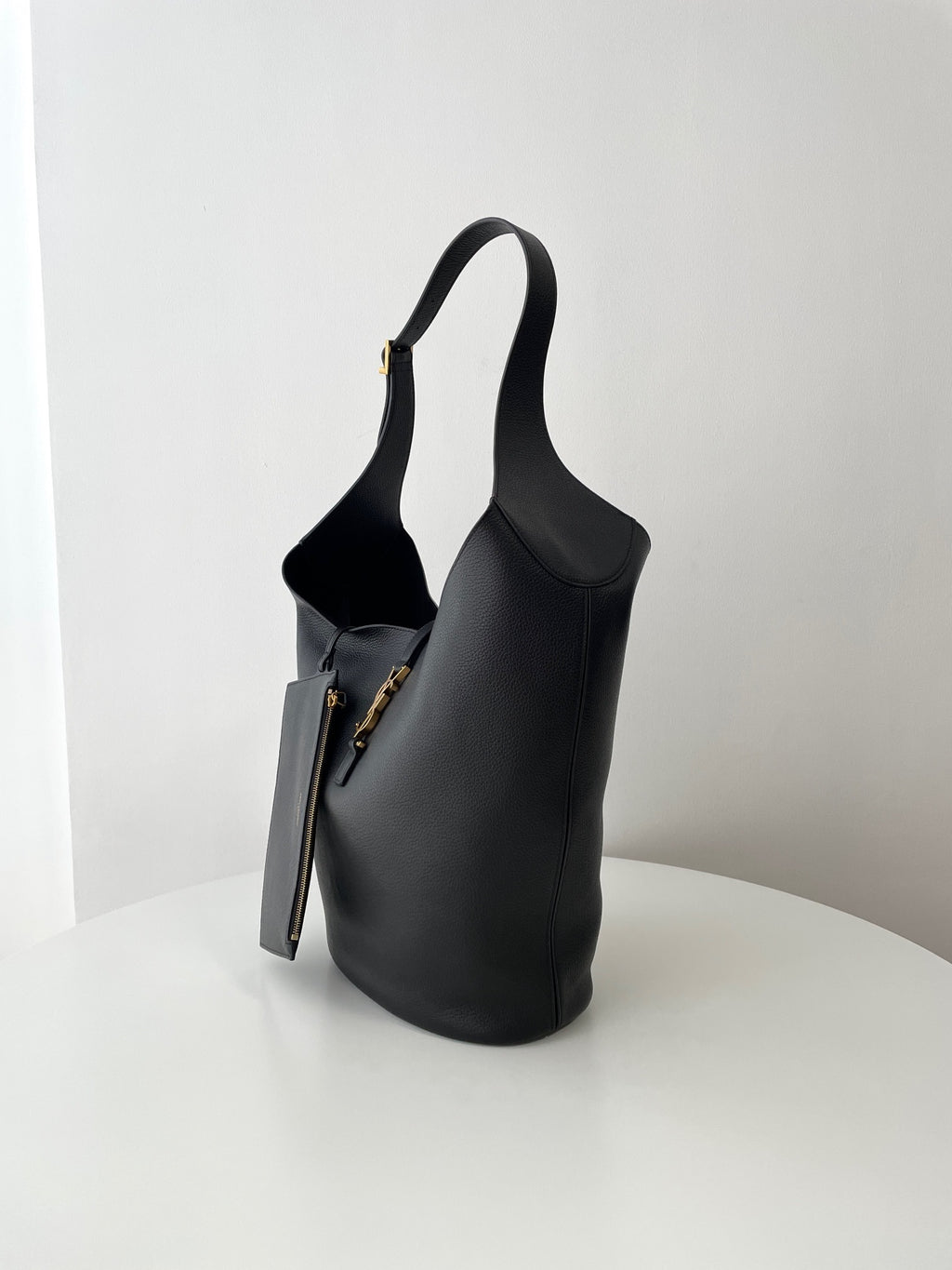 YSL Yves Saint Laurent LE 5 À 7 Hobo Bag