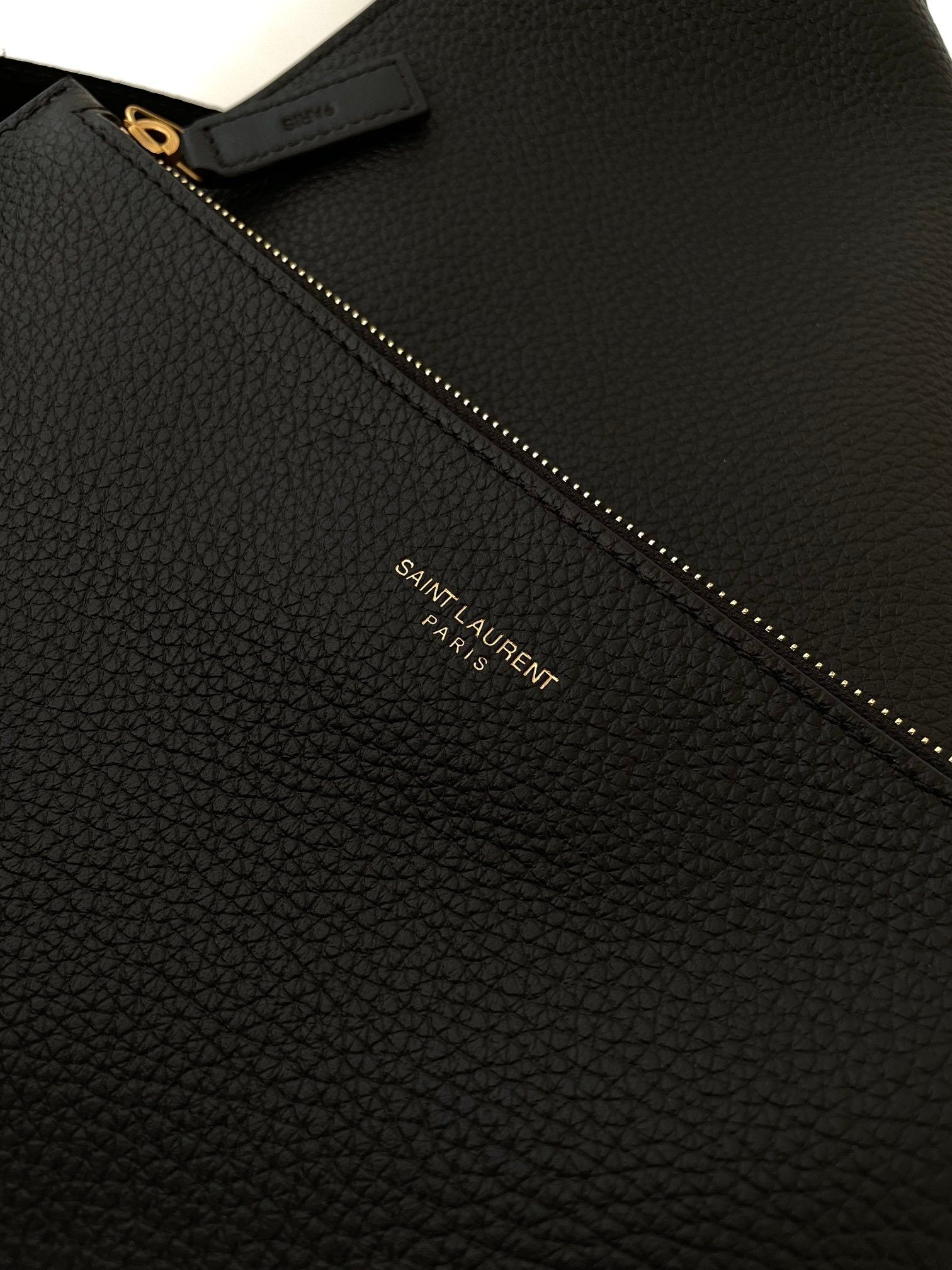 YSL Yves Saint Laurent LE 5 À 7 Hobo Bag