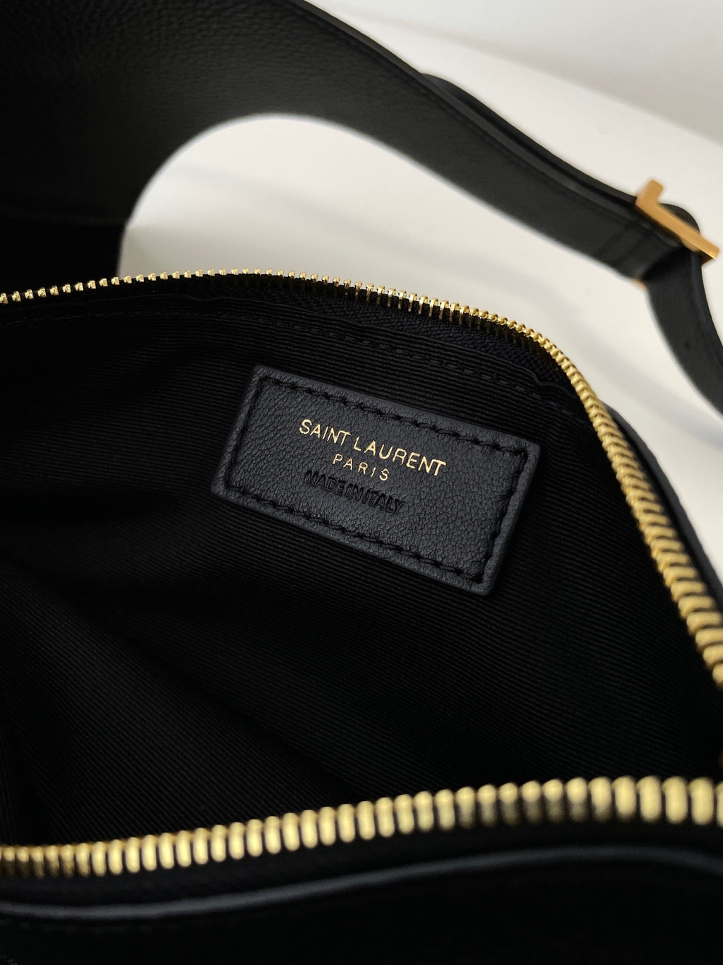 YSL Yves Saint Laurent LE 5 À 7 Hobo Bag