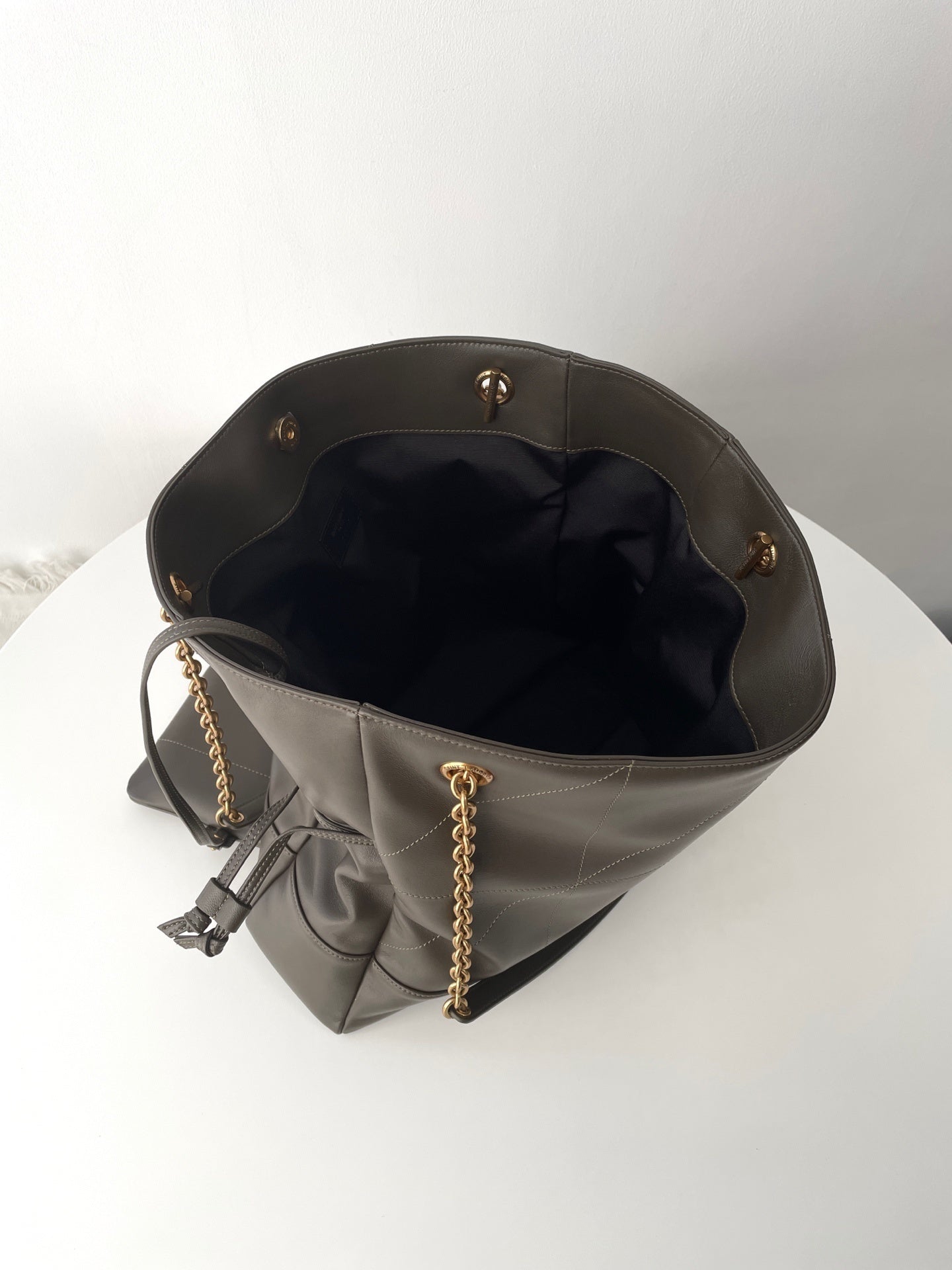 YSL Yves Saint Laurent Jamie 4.3 Pochon Shoulder Bag