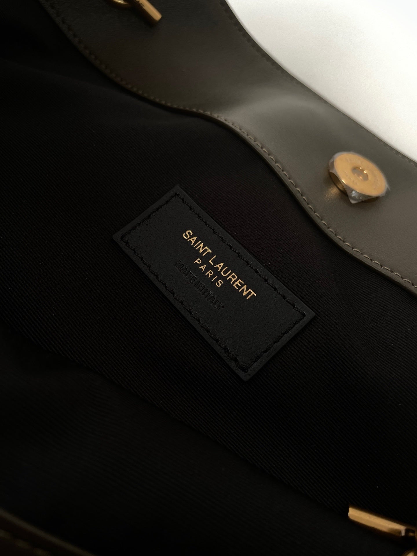 YSL Yves Saint Laurent Jamie 4.3 Pochon Shoulder Bag