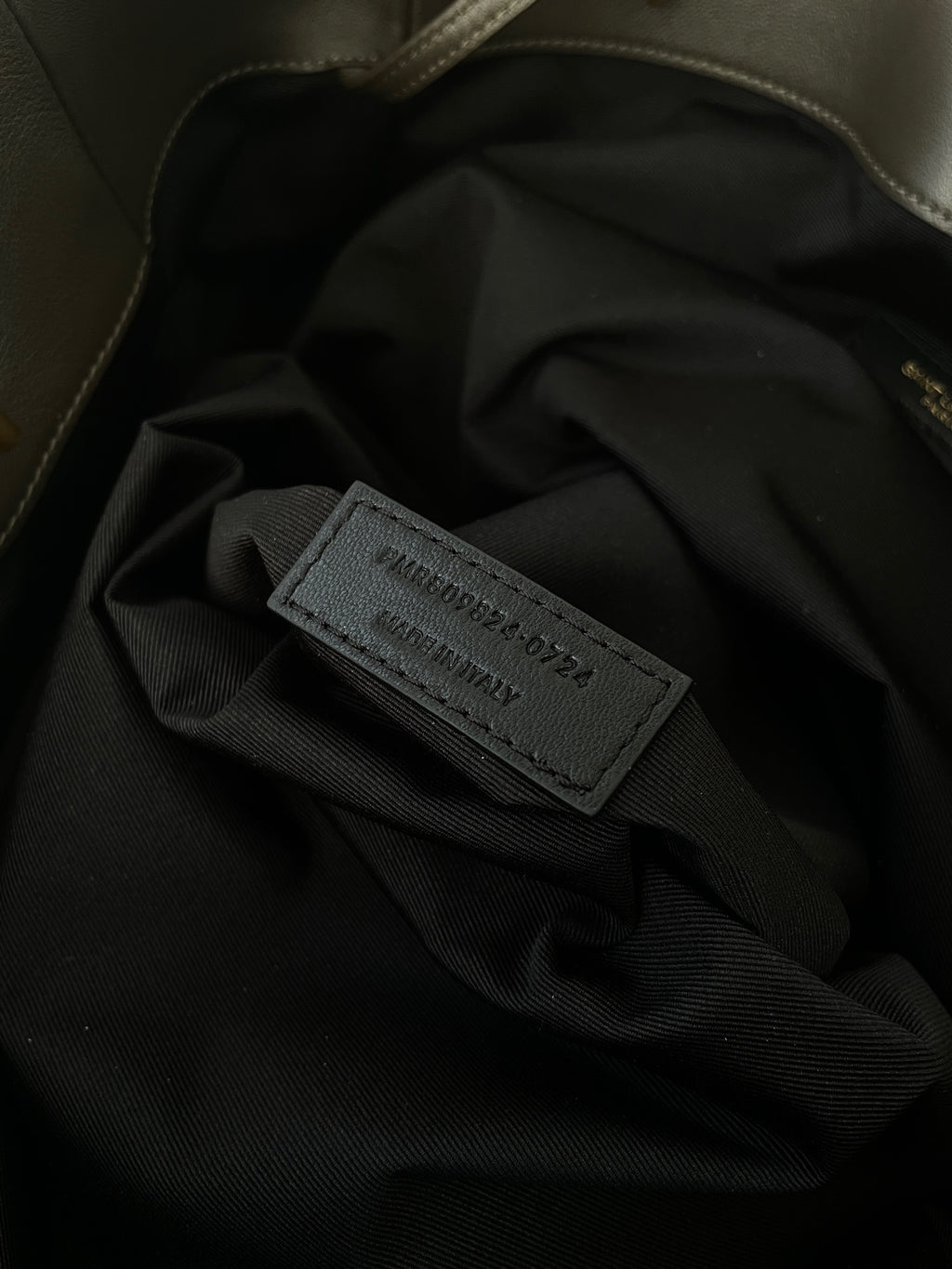 YSL Yves Saint Laurent Jamie 4.3 Pochon Shoulder Bag
