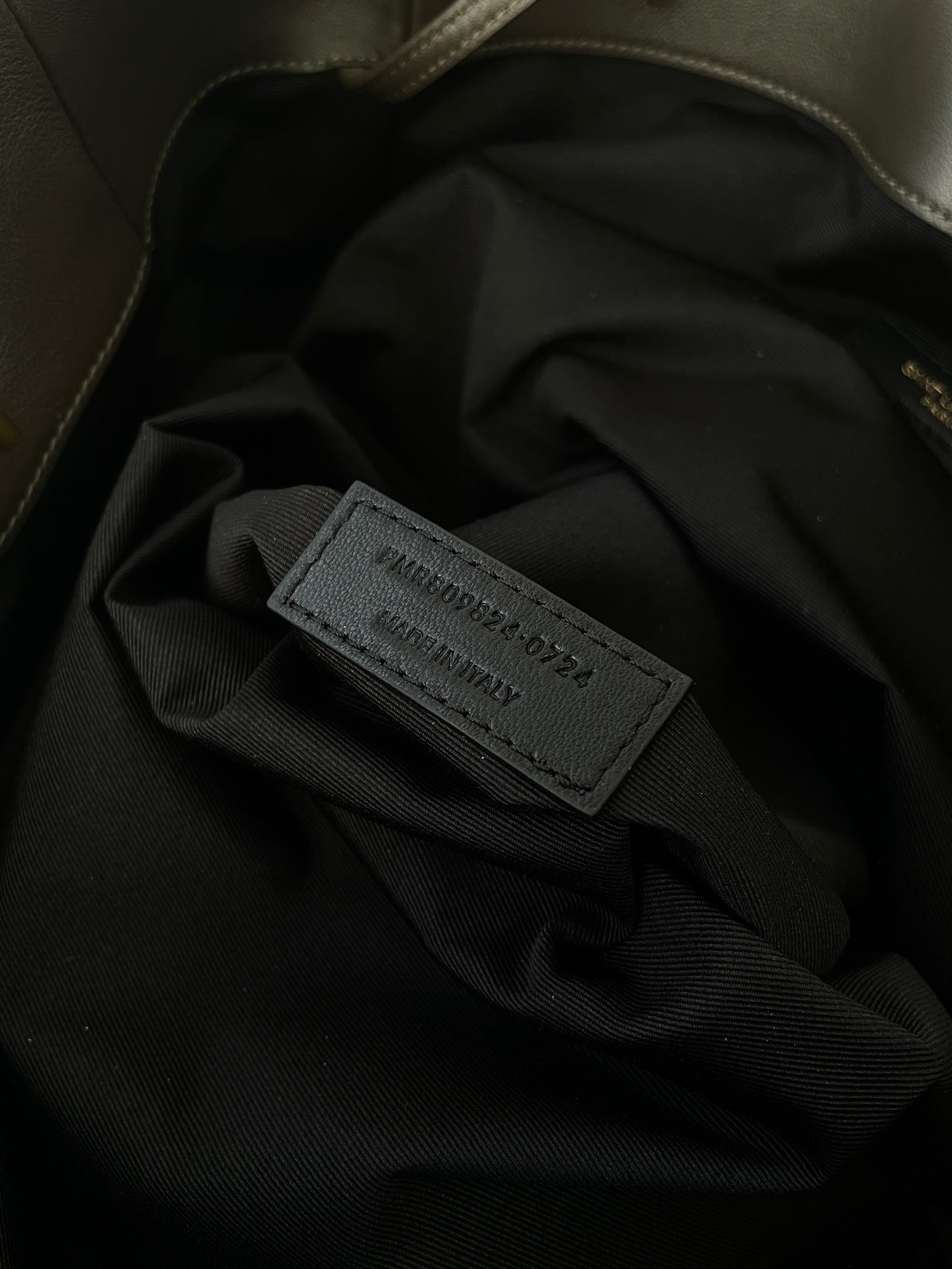 YSL Yves Saint Laurent Jamie 4.3 Pochon Shoulder Bag