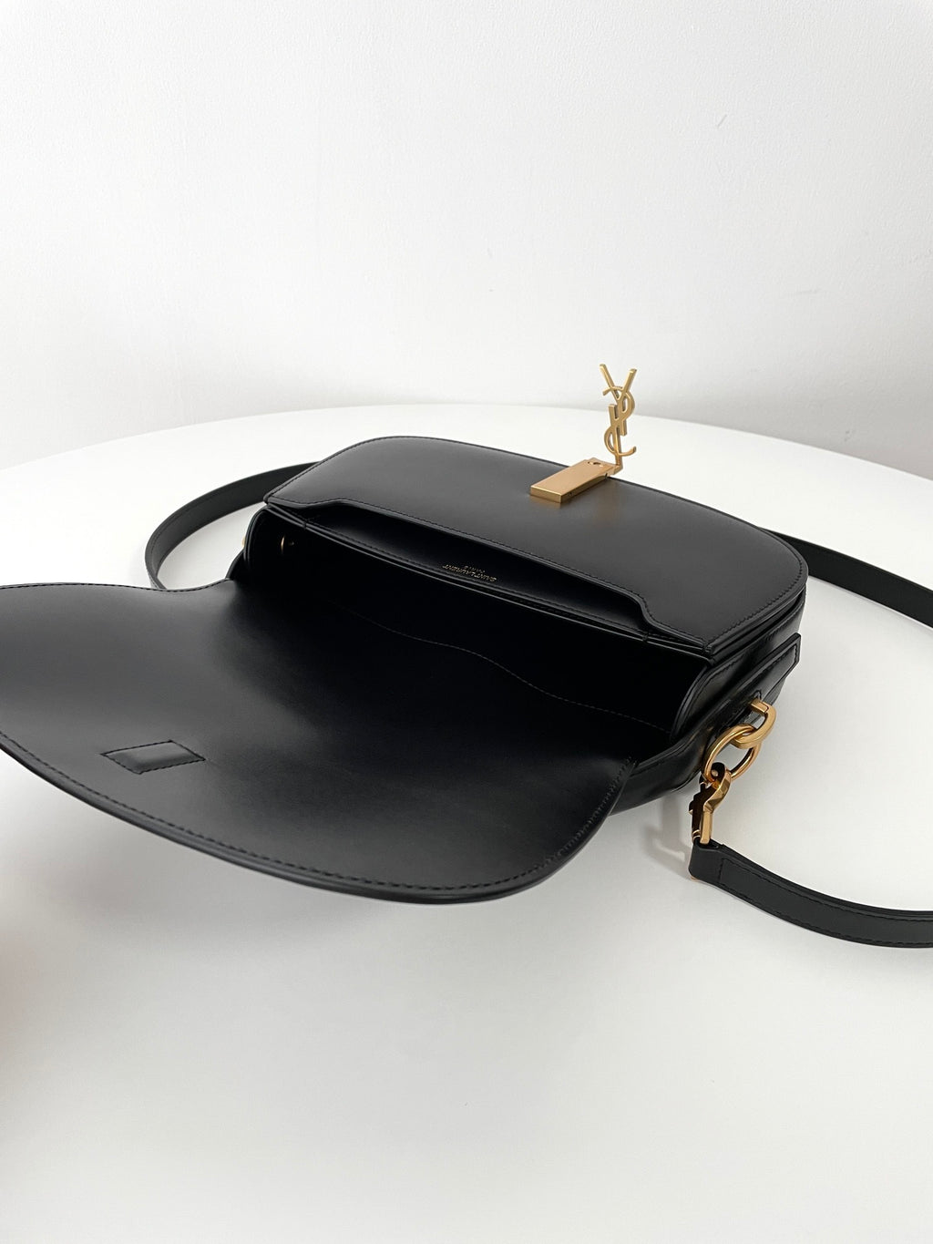 YSL Yves Saint Laurent Voltaire Top Handle Bag