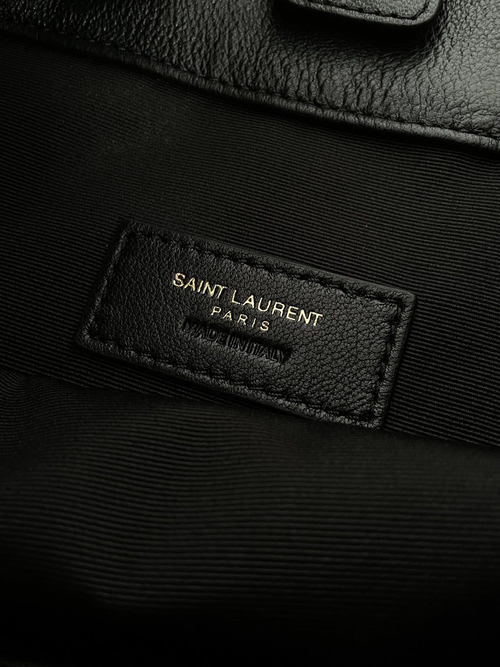 YSL Yves Saint Laurent Jamie 4.3 Pochon Vertical