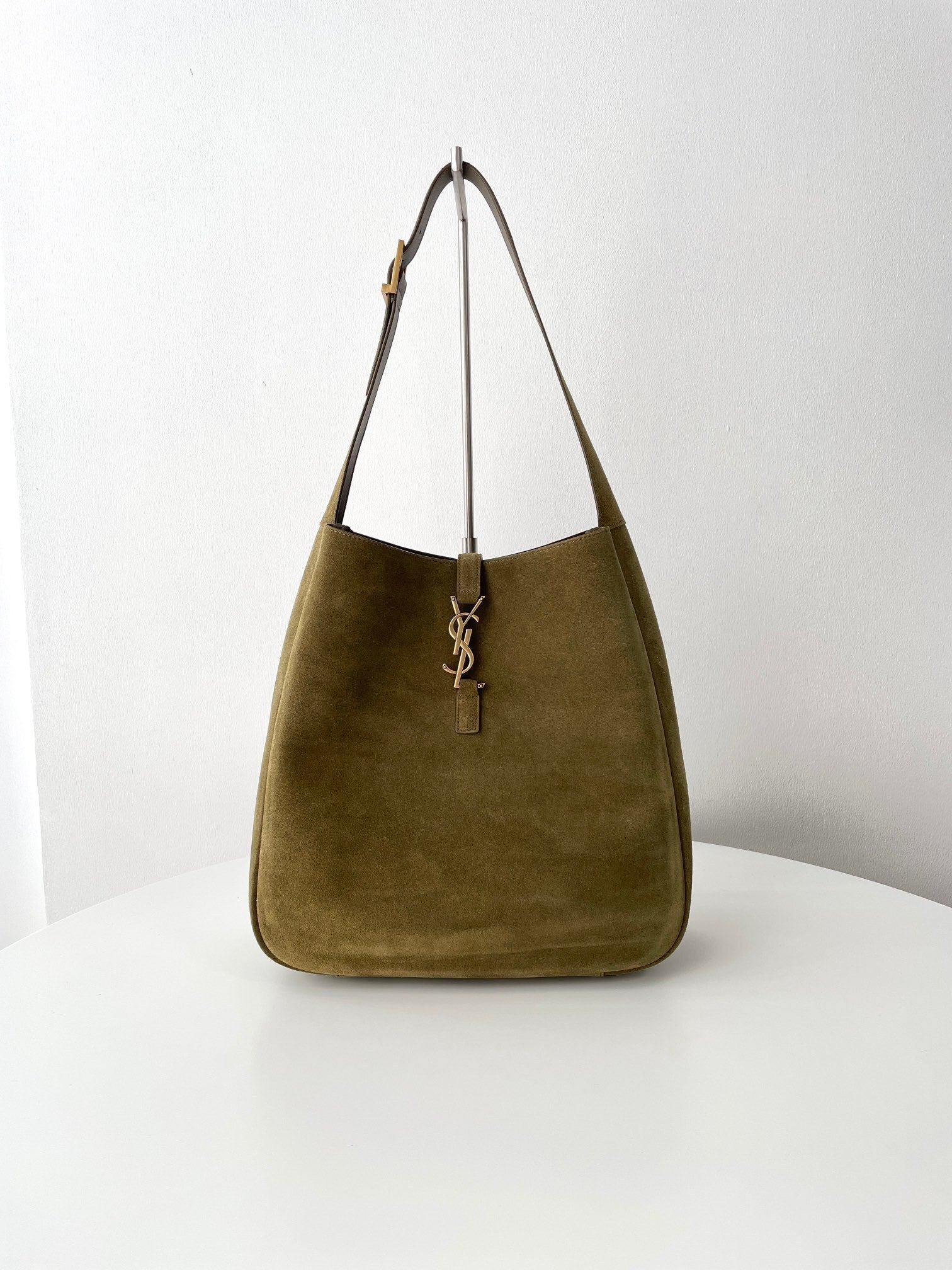 YSL Yves Saint Laurent 5À7 Hobo Large Suede