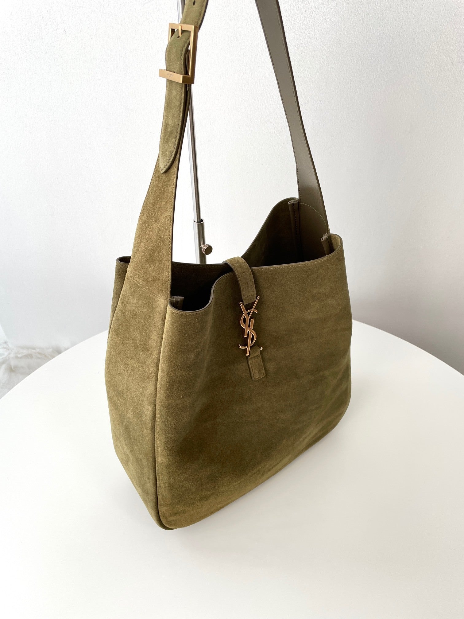 YSL Yves Saint Laurent 5À7 Hobo Large Suede