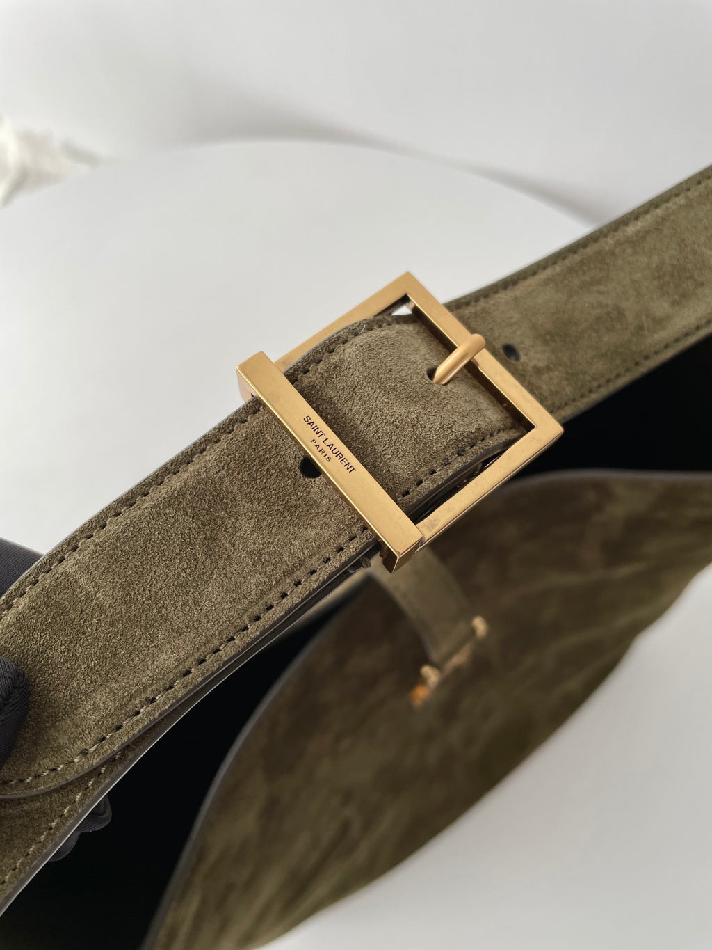 YSL Yves Saint Laurent 5À7 Hobo Large Suede