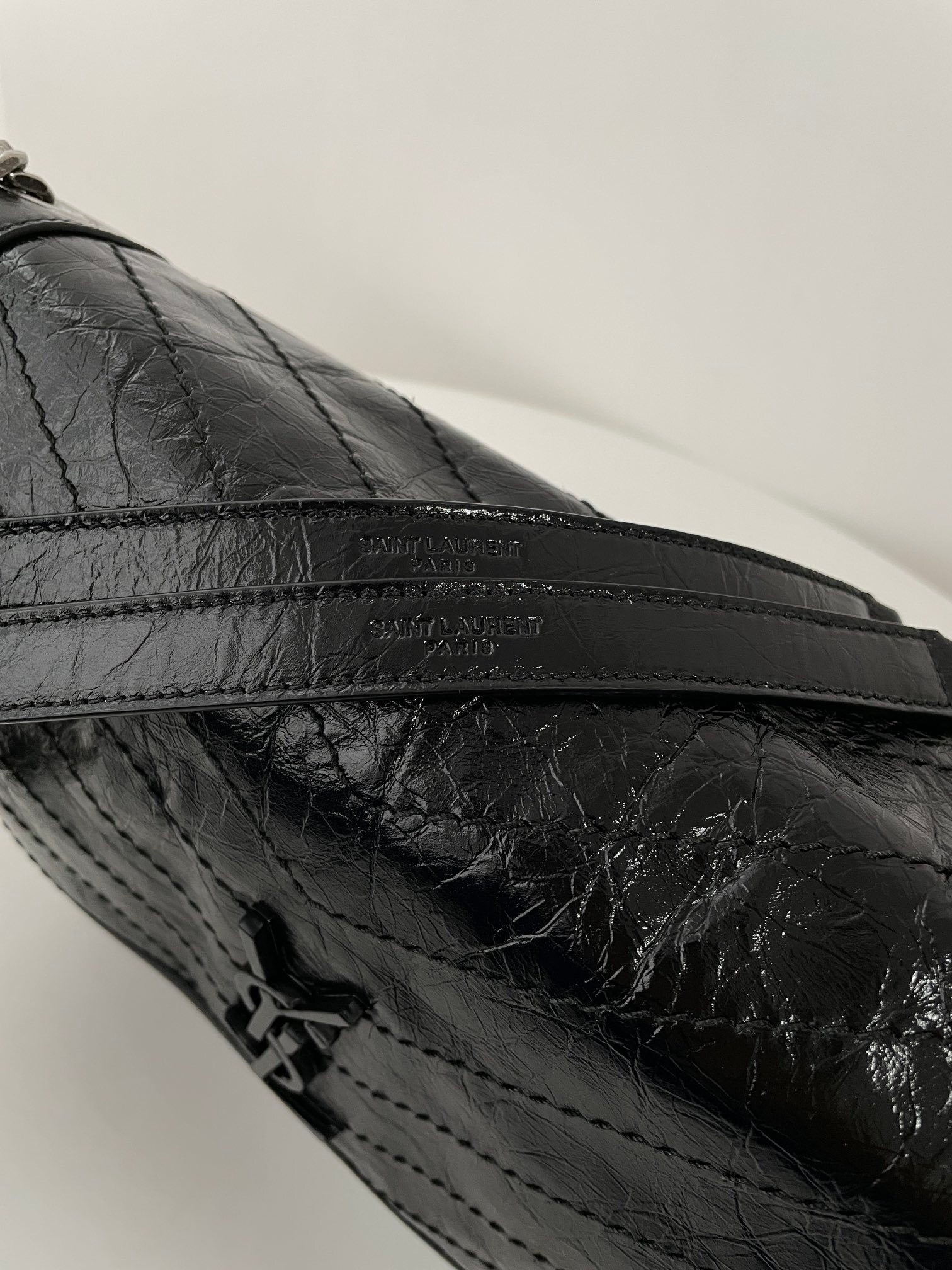 YSL Yves Saint Laurent NIKI Shoulder Bag 32 cm