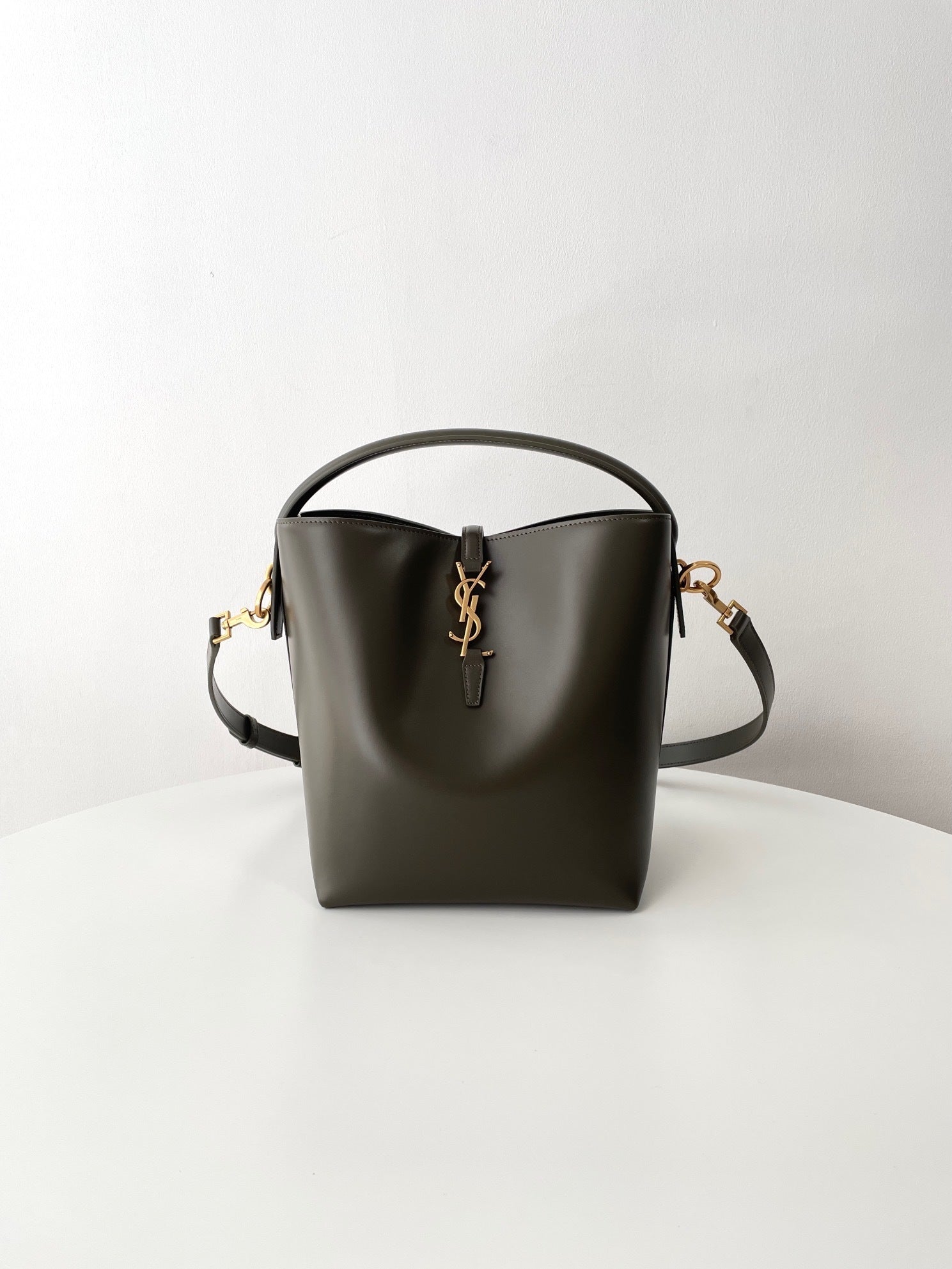 YSL Yves Saint Laurent LE 37 Bucket Bag