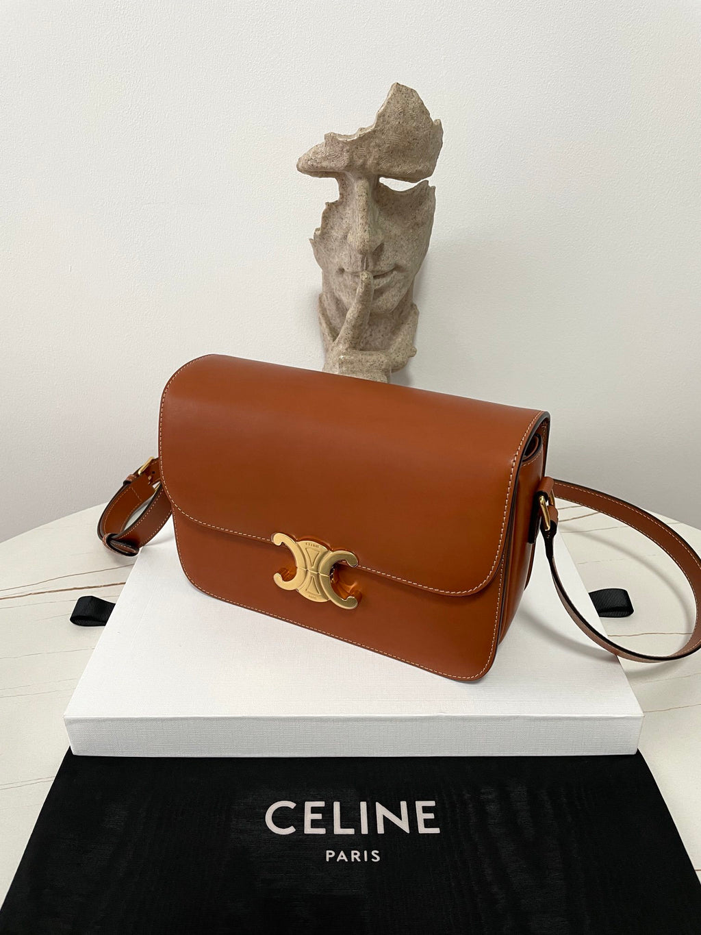 CELINE Triomphe Bag Medium