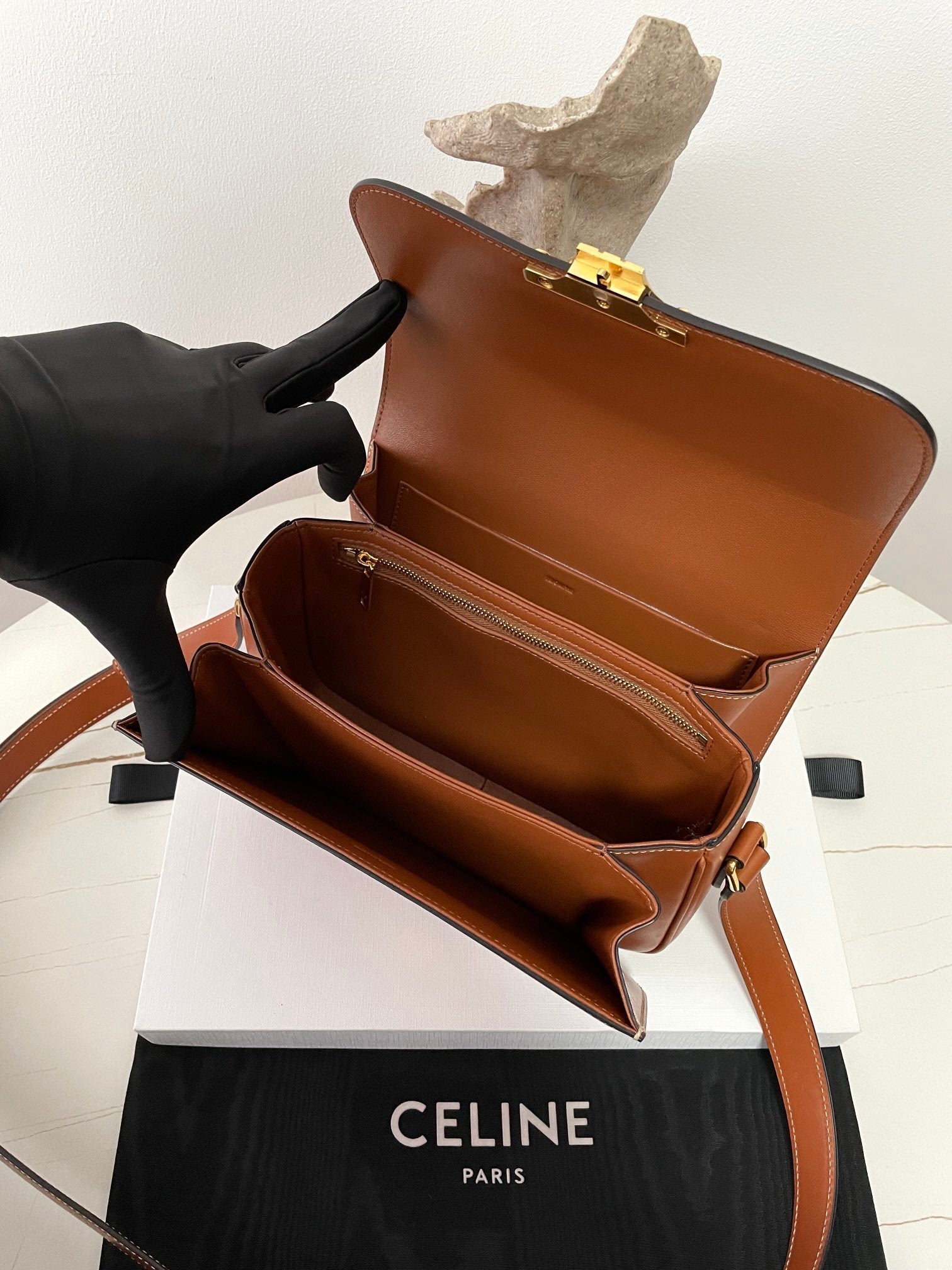 CELINE Triomphe Bag Medium