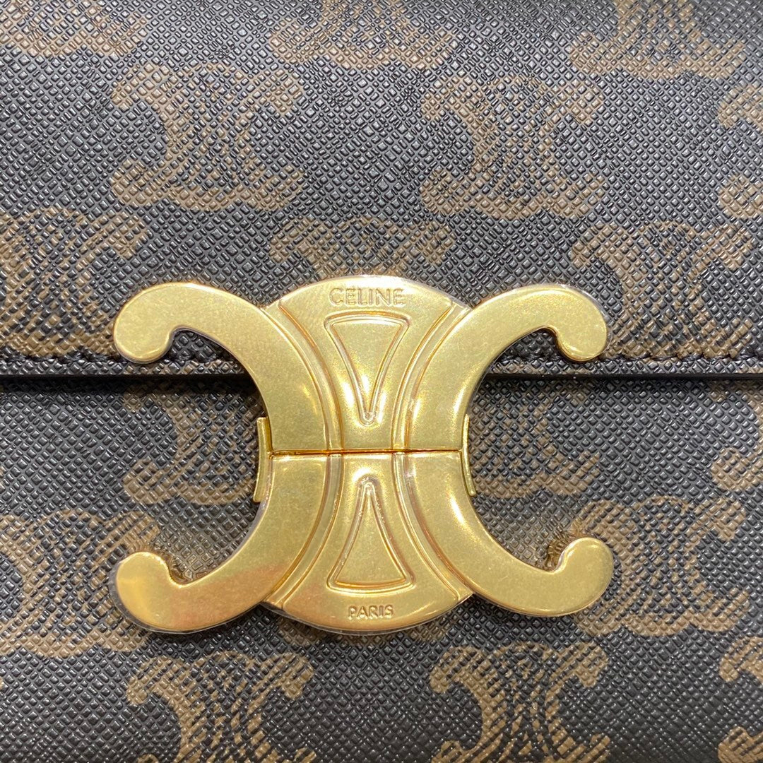 CELINE Triomphe Chain Shoulder Bag