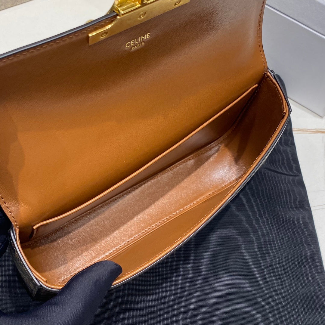 CELINE Triomphe Chain Shoulder Bag