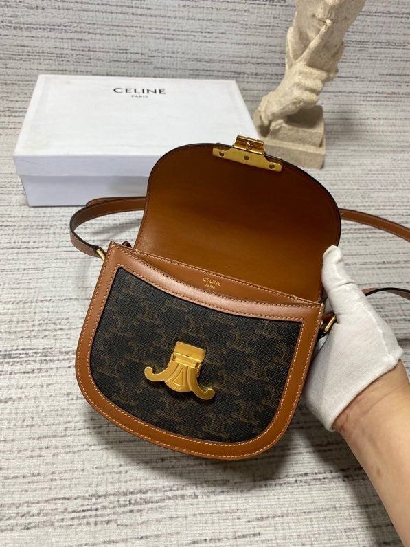 CELINE Chain Besace Triomphe