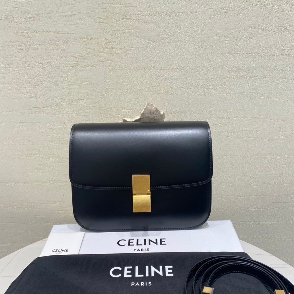 CELINE Classic Medium Bag