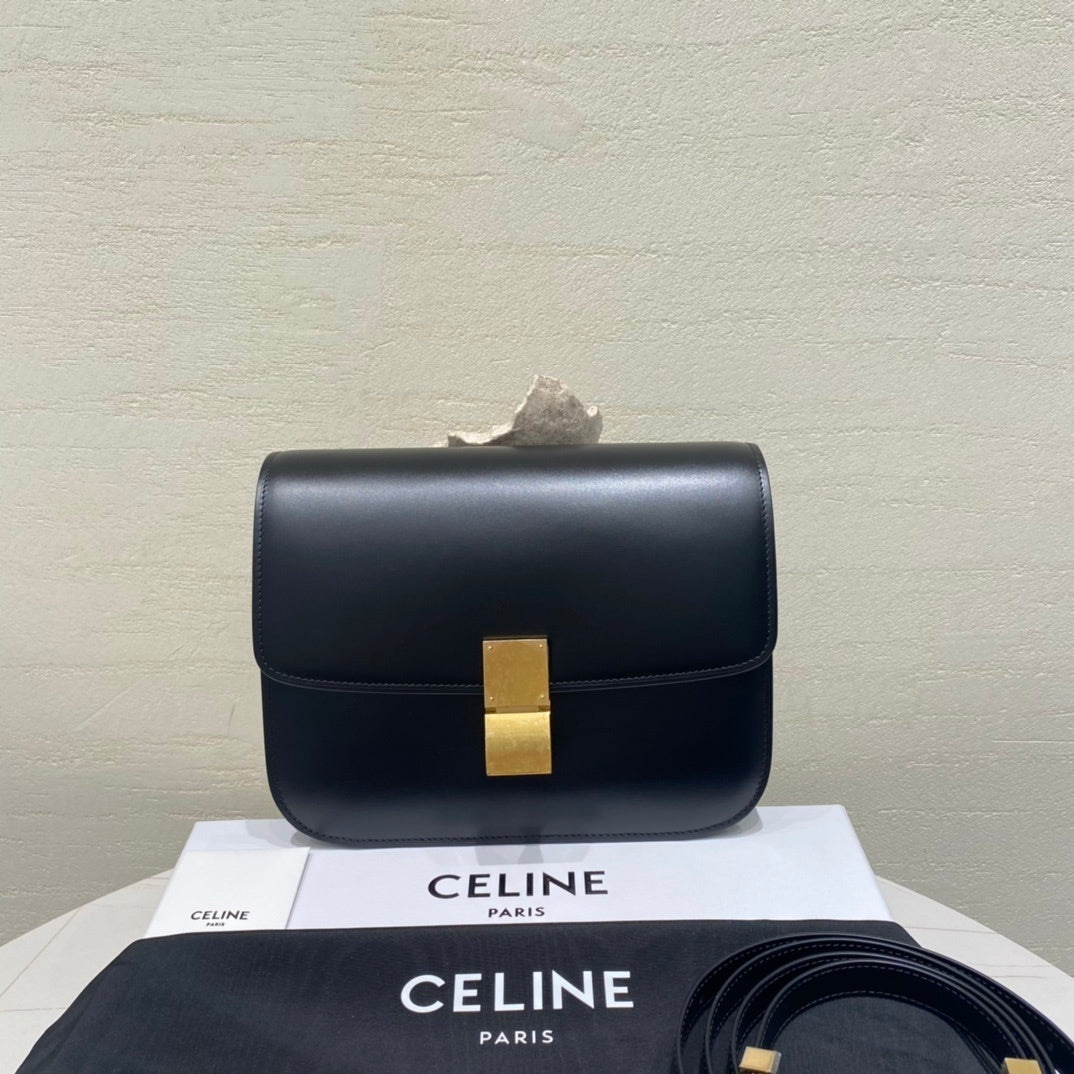 CELINE Classic Medium Bag