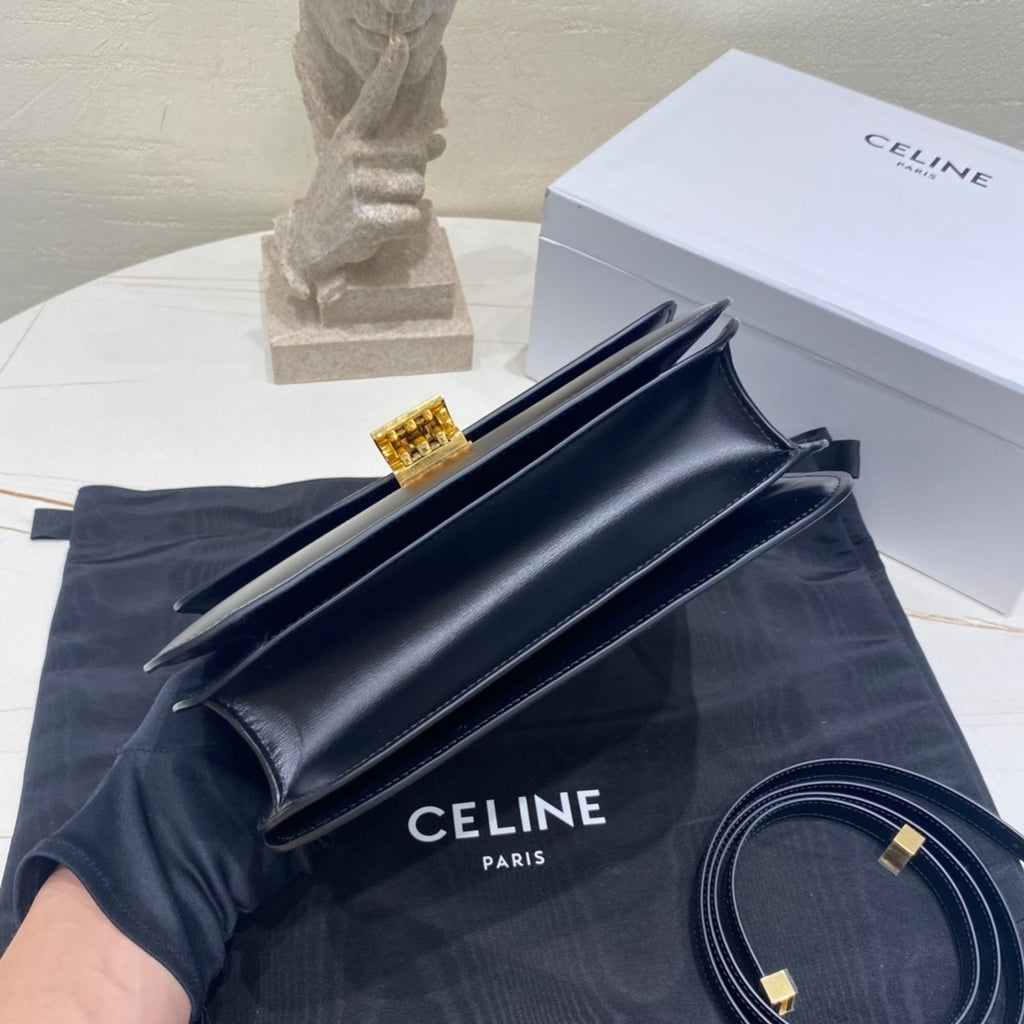 CELINE Classic Medium Bag
