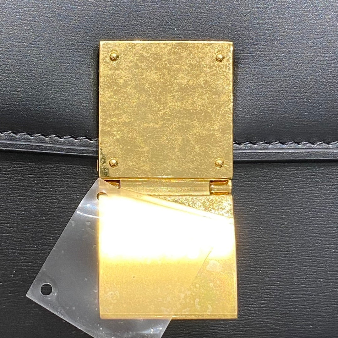 CELINE Classic Medium Bag