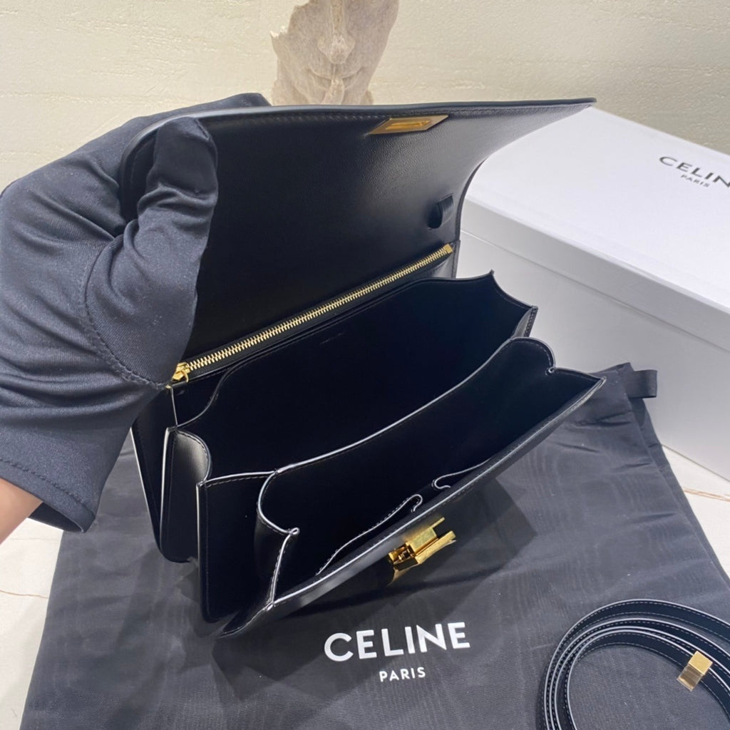 CELINE Classic Medium Bag