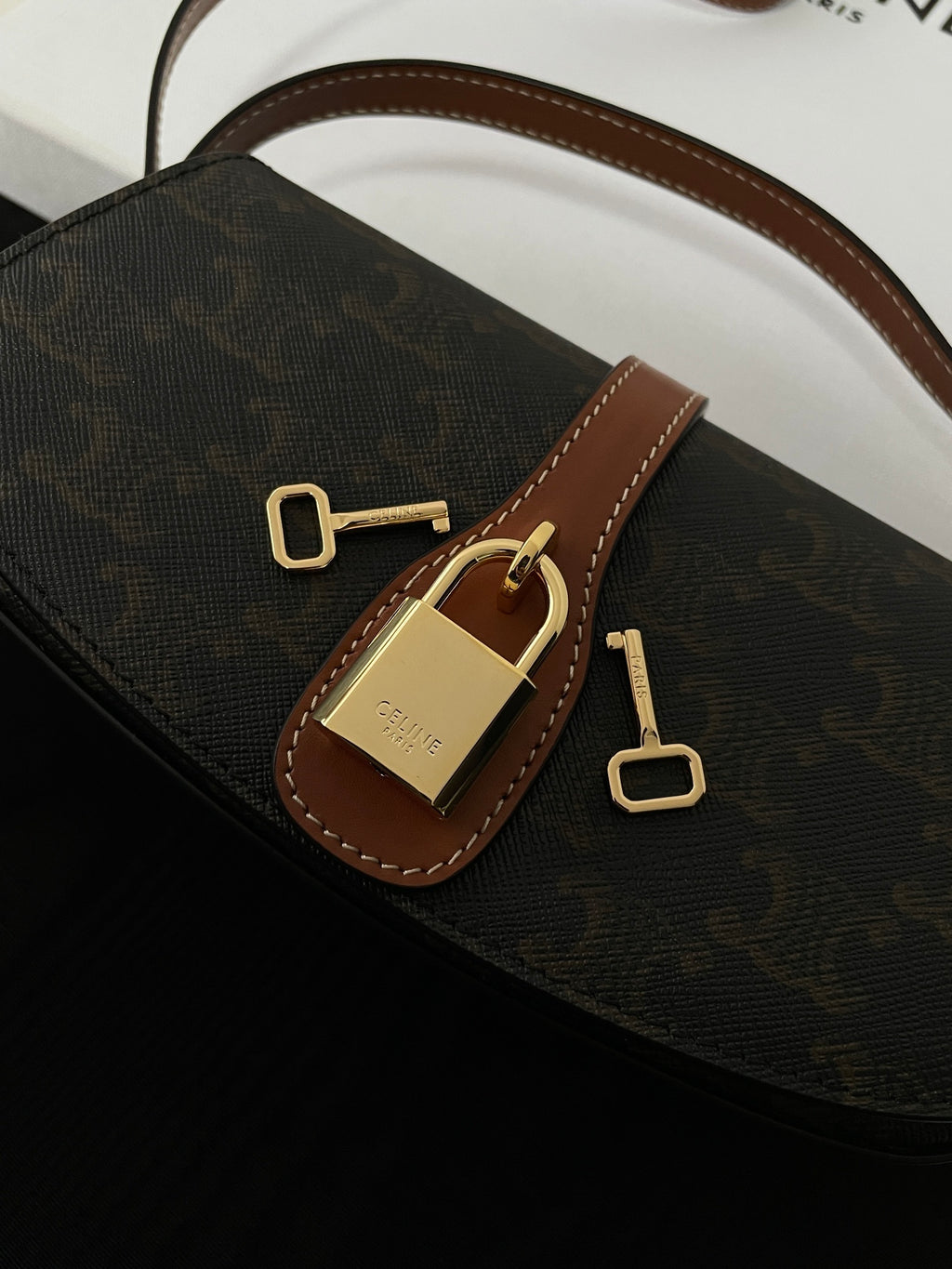 CELINE Tabou Clutch