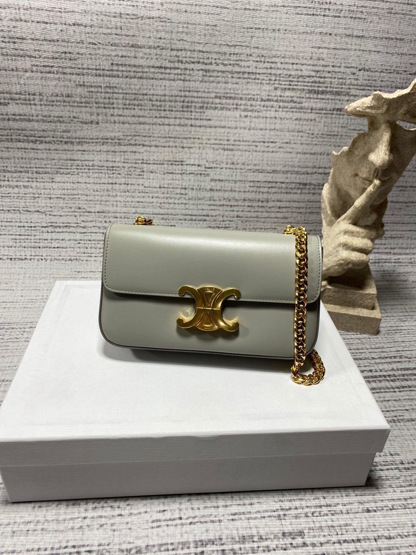 CELINE Chain Underarm Bag