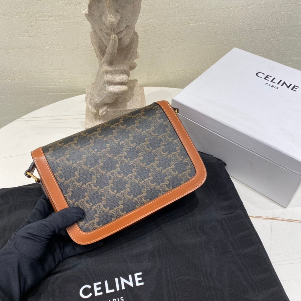 CELINE Triomphe Medium Bag
